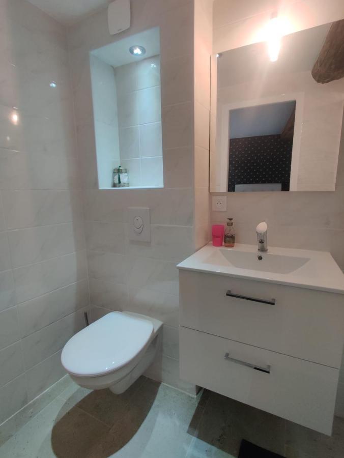 Logement Neuf Centre Du Village Aux Pieds Du Chateau 格里莫 外观 照片