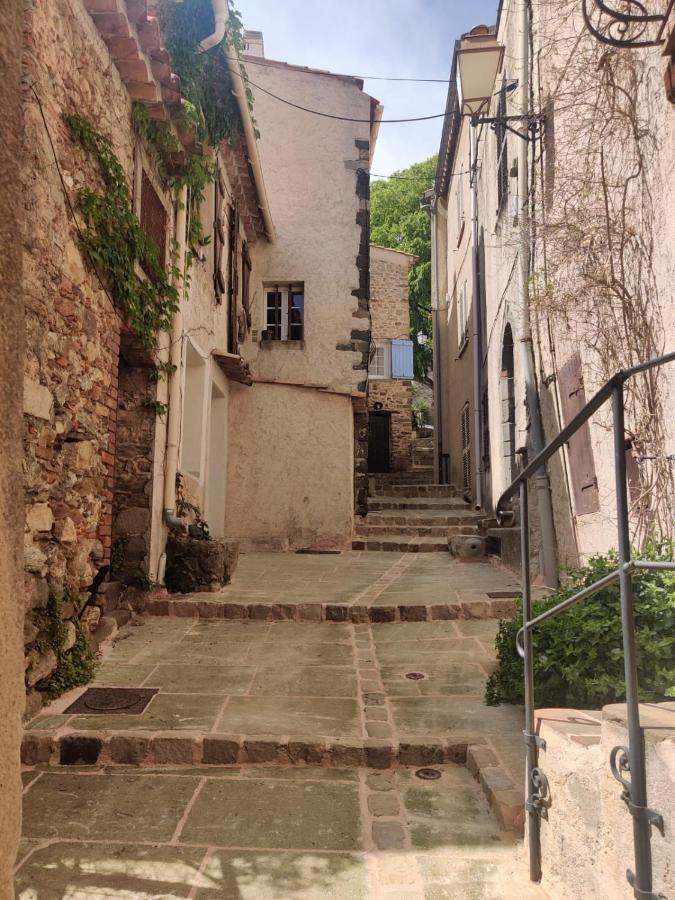 Logement Neuf Centre Du Village Aux Pieds Du Chateau 格里莫 外观 照片