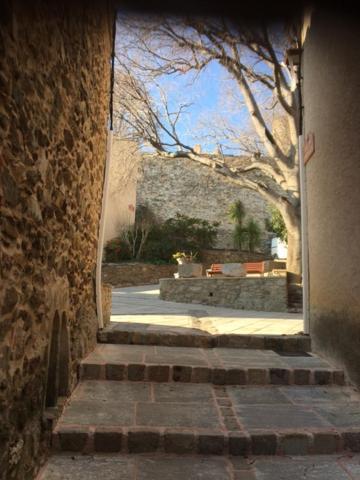Logement Neuf Centre Du Village Aux Pieds Du Chateau 格里莫 外观 照片